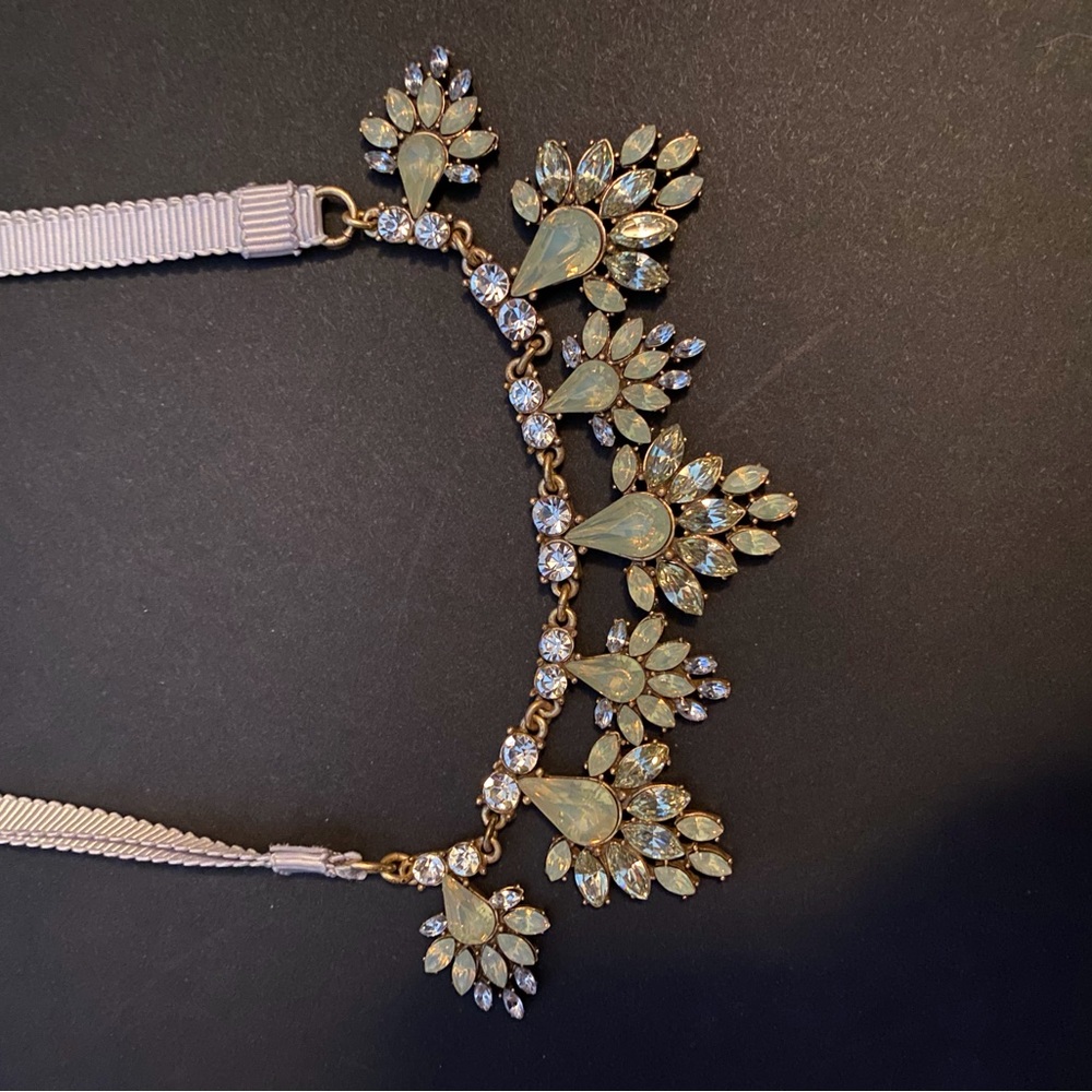 Beautiful vintage look necklace